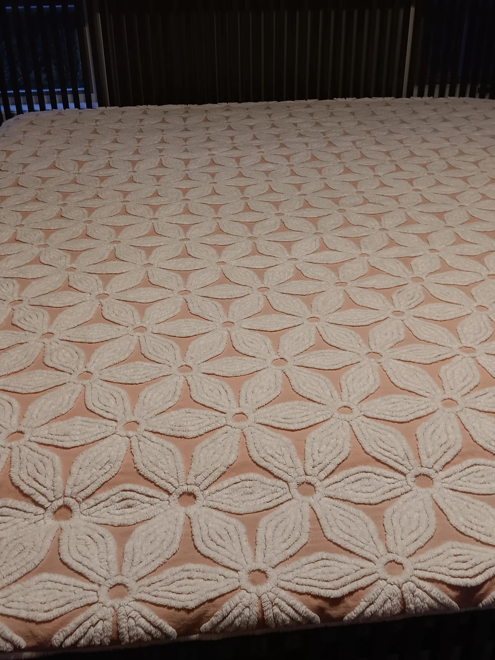 Vtg Hoffman King Size Pink Daisy Chenille Bedspread 104x90 EUC